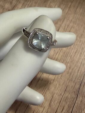 14k White Gold Aquamarine and Diamond Ring